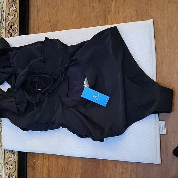 Cupshe black ruffled one piece swimsuit V neck lace up back Large New - Picture 6 of 12